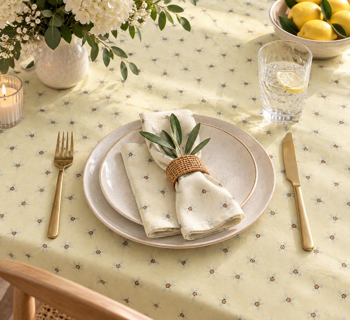 Sunny Daisy Cotton Tablecloth – Soft Yellow Floral Wedding, Shower,